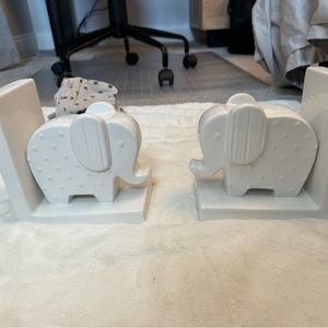 Elephant book ends
